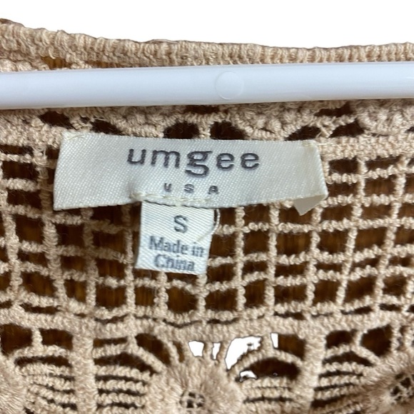 Umgee Tan Crochet Boho Lace Short Sleeve Hi Low Blouse Top Size Small - Picture 4 of 5